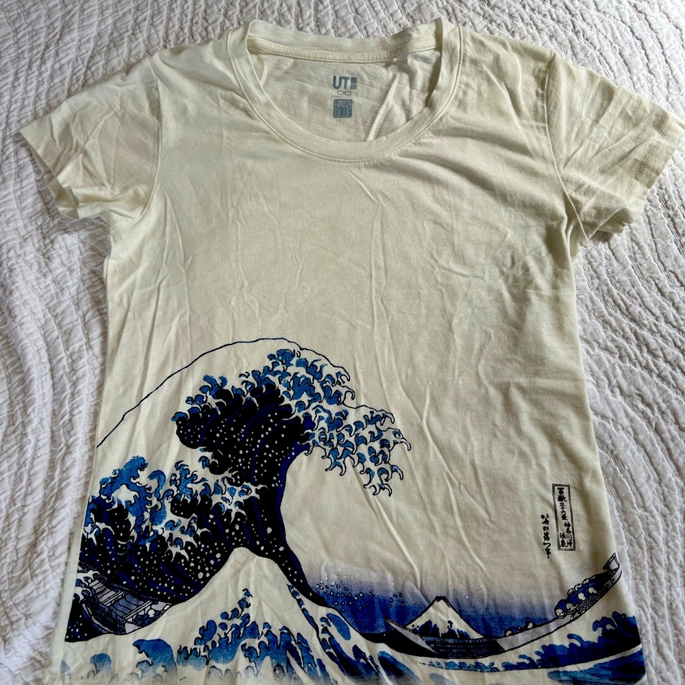 Uniqlo Hokusai Kids Tee XS